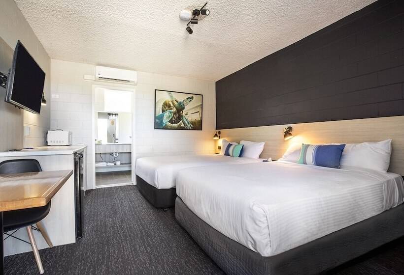 Quarto Familiar, The Mulgrave Motel