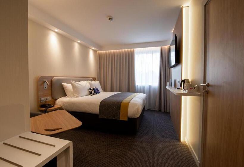 Номер Стандарт Адаптированный для Инвалидов, Holiday Inn Express   Arcachon   La Teste, An Ihg