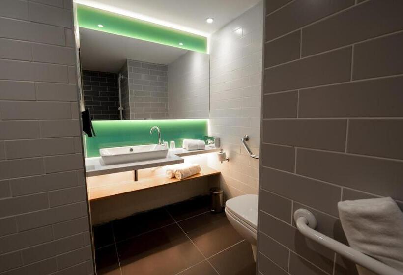 Номер Стандарт Адаптированный для Инвалидов, Holiday Inn Express   Arcachon   La Teste, An Ihg