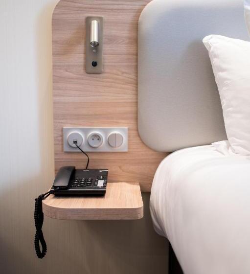 Номер Стандарт Адаптированный для Инвалидов, Holiday Inn Express   Arcachon   La Teste, An Ihg