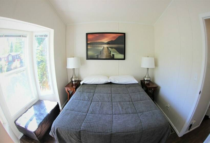 Хижина Deluxe, Crater Lake Resort