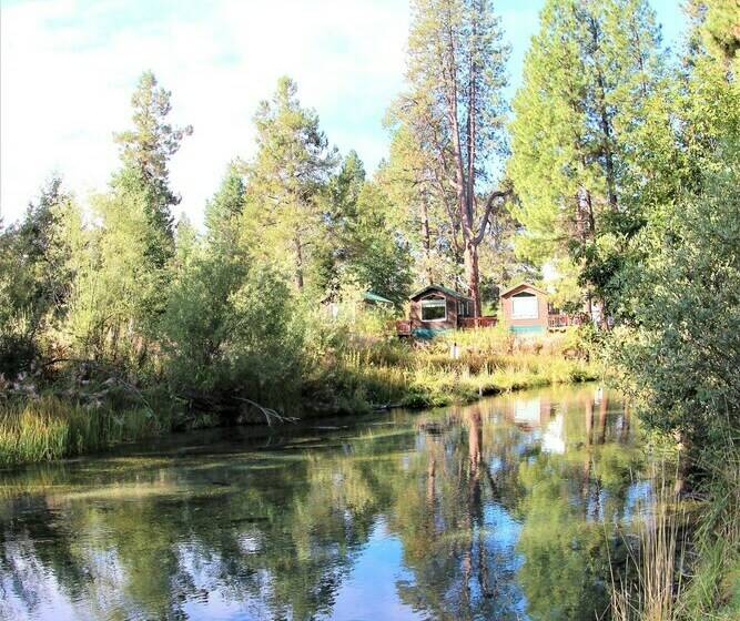 Cabana Deluxe, Crater Lake Resort