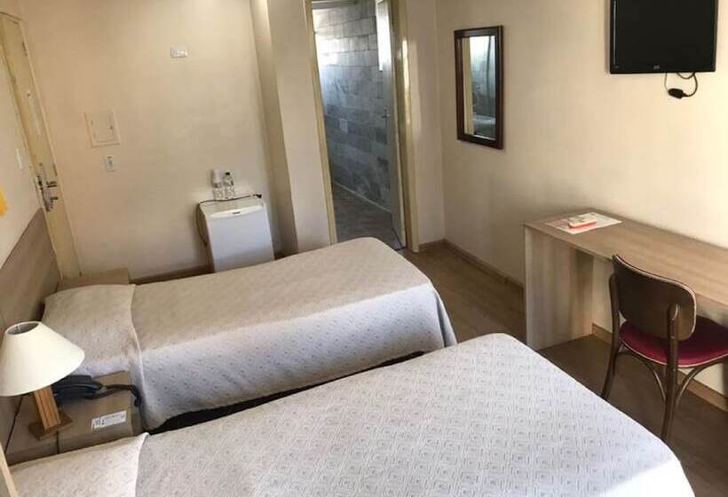 Номер Стандарт, Dan Inn Express Porto Alegre   Próximo Ao Araújo Vianna E Ao Complexo Hospitalar Santa Casa