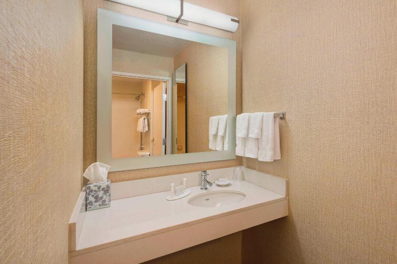 Люкс Кровать Кинг, Springhill Suites Mishawaka University Area