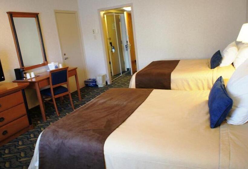スタンダードルーム, Travelodge By Wyndham Niagara Falls At The Falls