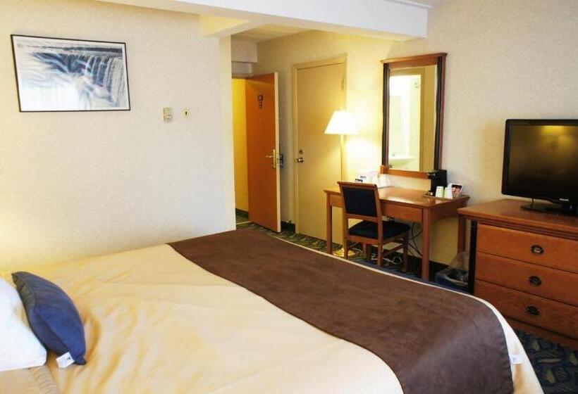 キングサイズベッドのスタンダードルーム, Travelodge By Wyndham Niagara Falls At The Falls