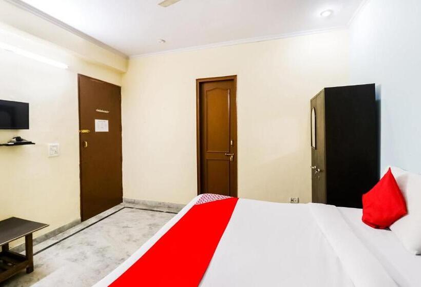 Triple Classic Room, Flagship Maurya Residency