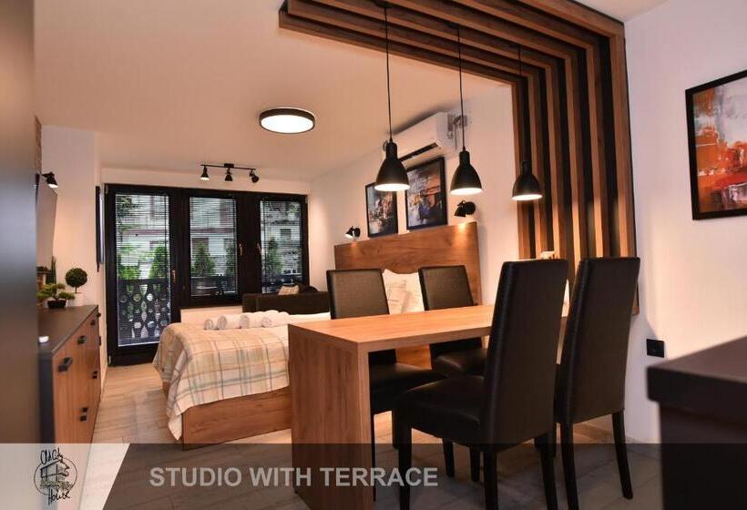 Standard Studio, Old City House