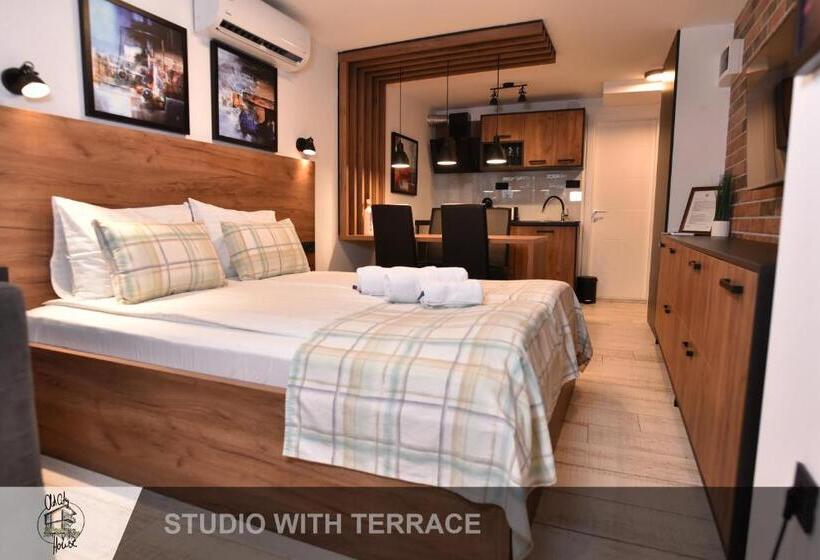 Standard Studio, Old City House