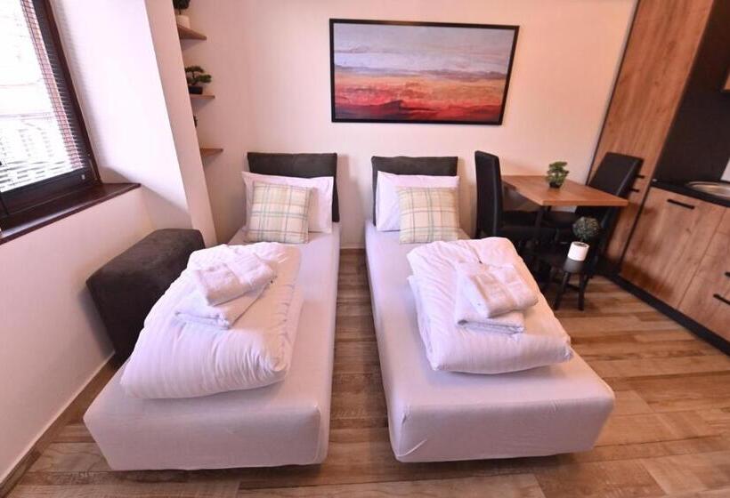 1 Bedroom Apartment, Old City House