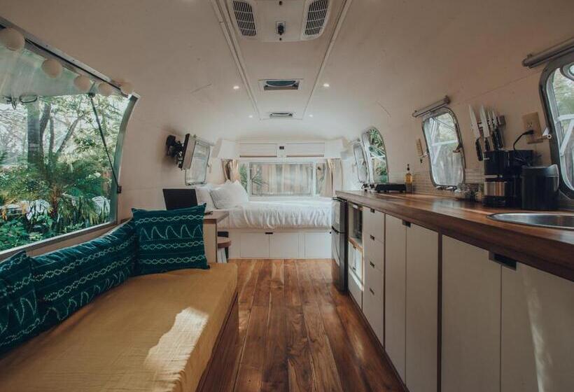 Quarto Estandar, Airstream By The Sea
