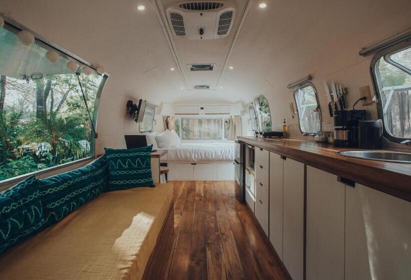 Quarto Estandar, Airstream By The Sea