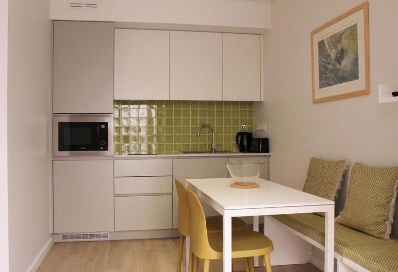 استودیو استاندارد با چشم‌انداز باغ, Cardeal Suites & Apartments