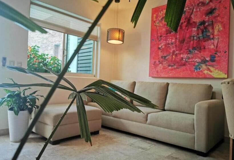 1 Szobás Apartman, Condominio Panamá