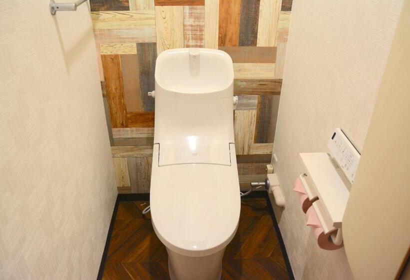 اتاق خانوادگی, Economy Hotel Upashi