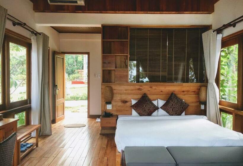 اتاق استاندارد با چشم‌انداز دریا, Resort O.six