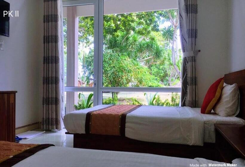 اتاق استاندارد با چشم‌انداز باغ, Resort O.six