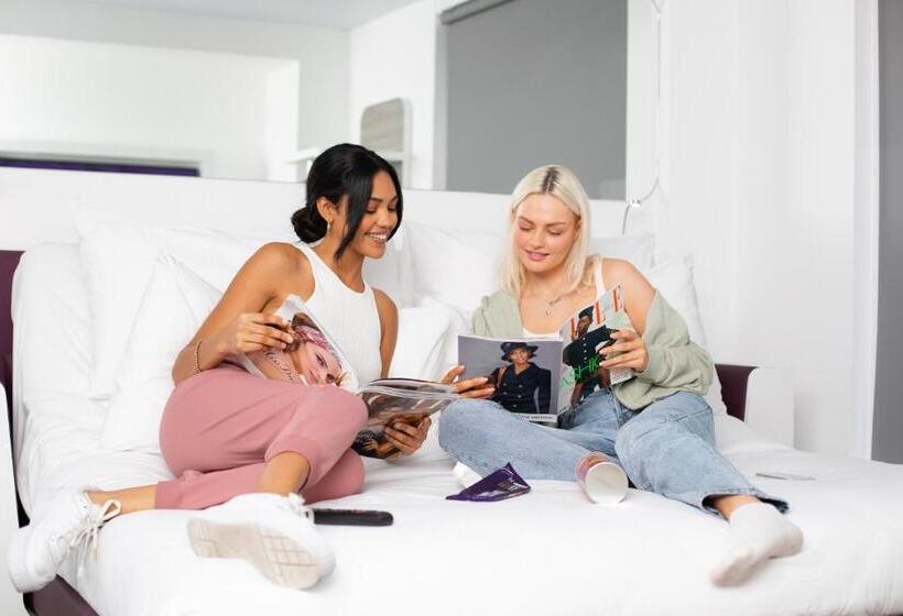 Номер Премиум, Yotel London City