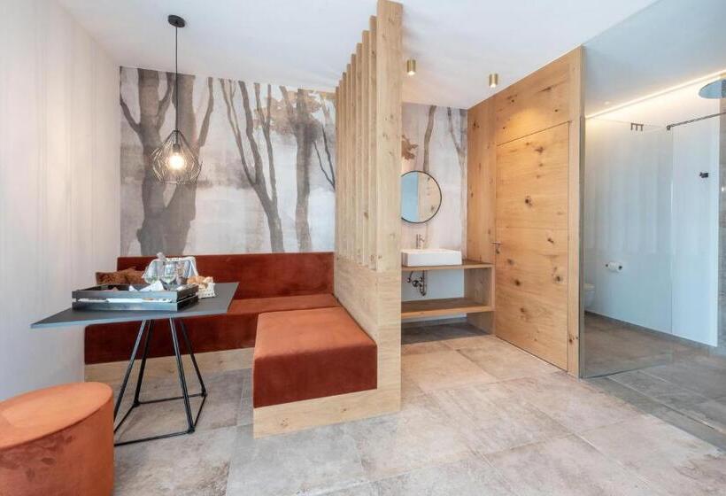 Студия Стандарт, Villa Montis