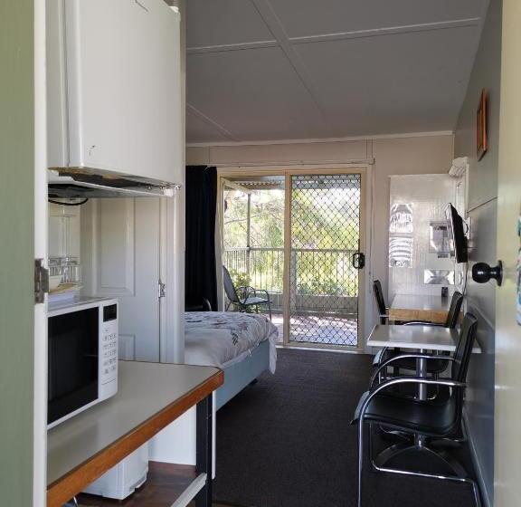 חדר סטנדרט עם טרסה, Donald Riverside Motel