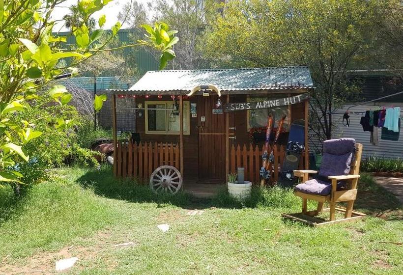 اتاق استاندارد با تراس, Alice's Secret Travellers Inn