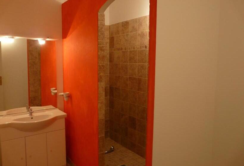 غرفة عائلية, B&b L Escale