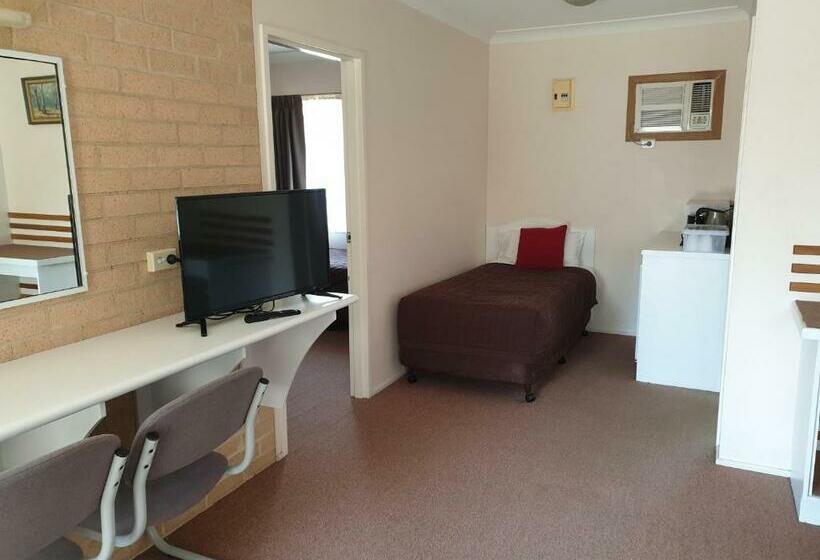 Семейный Номер, Blayney Central Motel