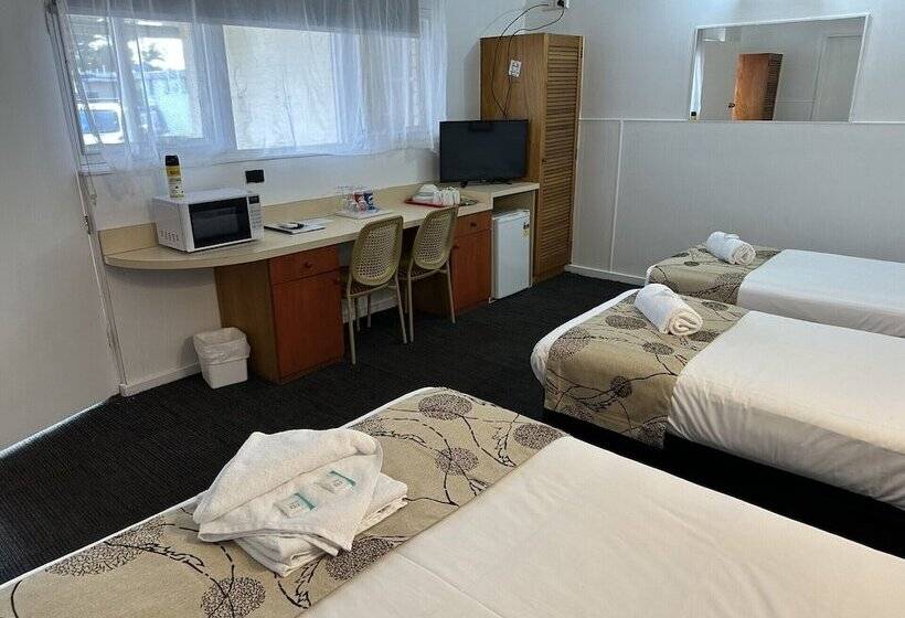 패밀리 룸, Charlton Motel