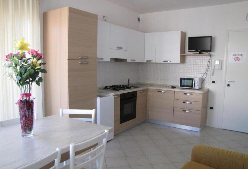 Apartamento 1 Quarto Vista Mar Lateral, Residence Gianka   Agenzia Cocal