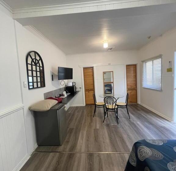 Quarto Estandar, Tamworth Lodge Motel