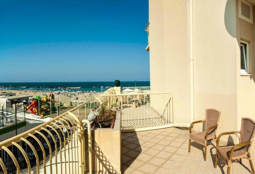 Quarto Estandar Vista Mar Lateral, Beaurivage