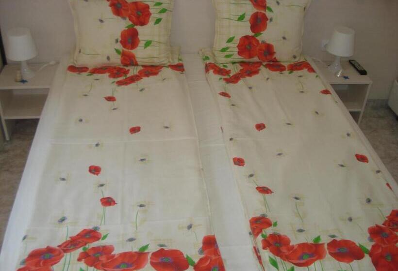 스탠다드 트리플 룸, Kupenova Guest House