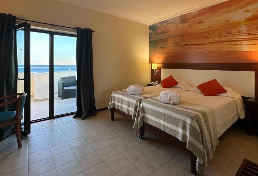 Quarto Estandar Vista Mar, Avenida Praia
