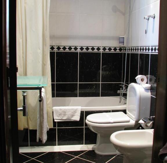 Quarto Triplo Estandar, Avenida Praia