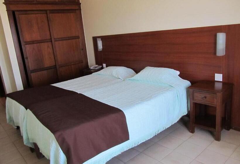 Quarto Estandar, Avenida Praia