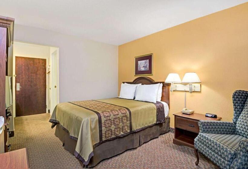 Номер Стандарт, Days Inn & Suites By Wyndham Siler City
