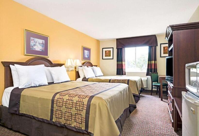 Номер Deluxe, Days Inn & Suites By Wyndham Siler City
