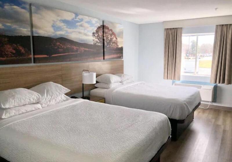Люкс, Days Inn & Suites By Wyndham Siler City