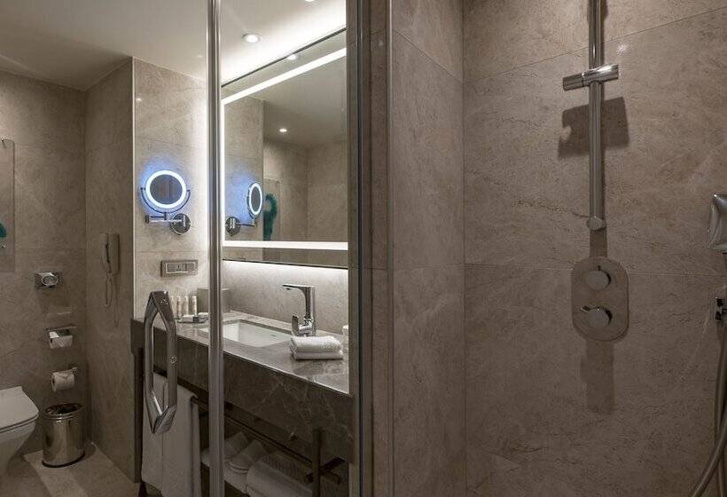 اتاق لوکس با بالکن, Doubletree By Hilton Hotel Istanbul   Sirkeci