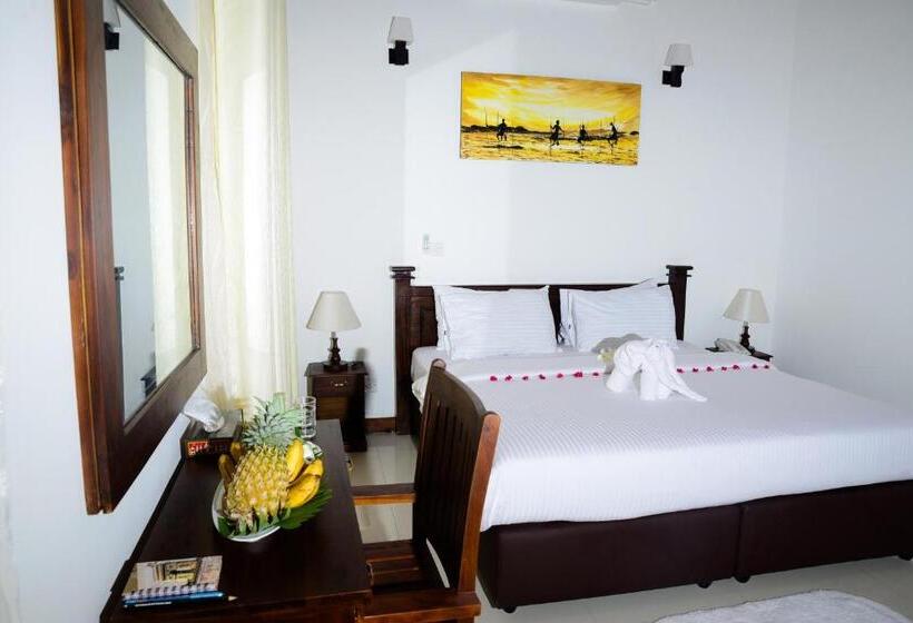 Номер Deluxe, Hikka Sandy Pearl Beach Resort