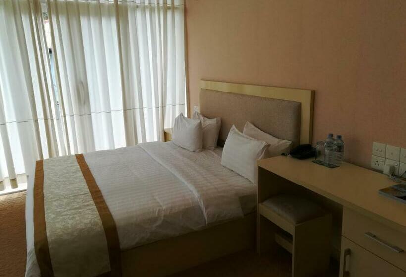 Семейный Номер, Grindlays Regency