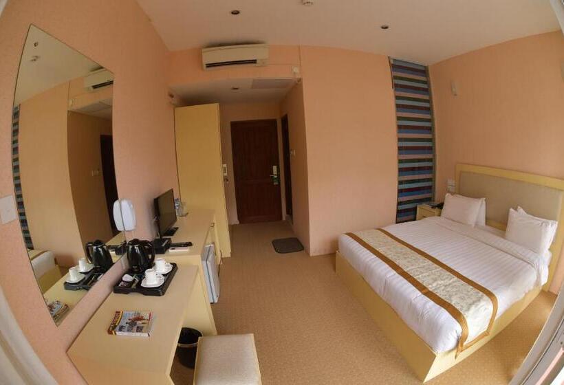 Номер Стандарт, Grindlays Regency