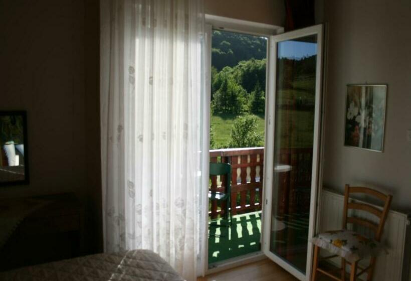اتاق استاندارد, Adriana Guesthouse