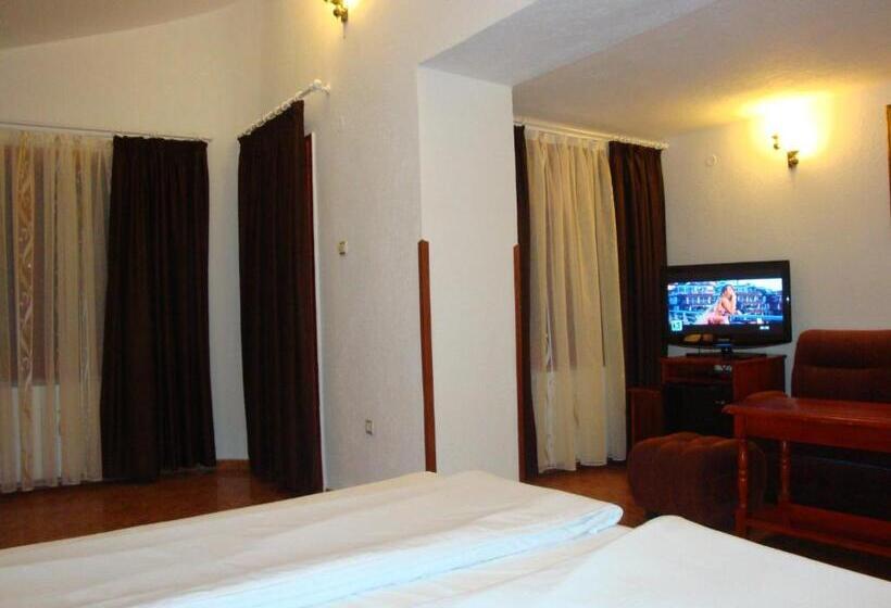 스탠다드 스튜디오 (테라스구비), Family Hotel Diana