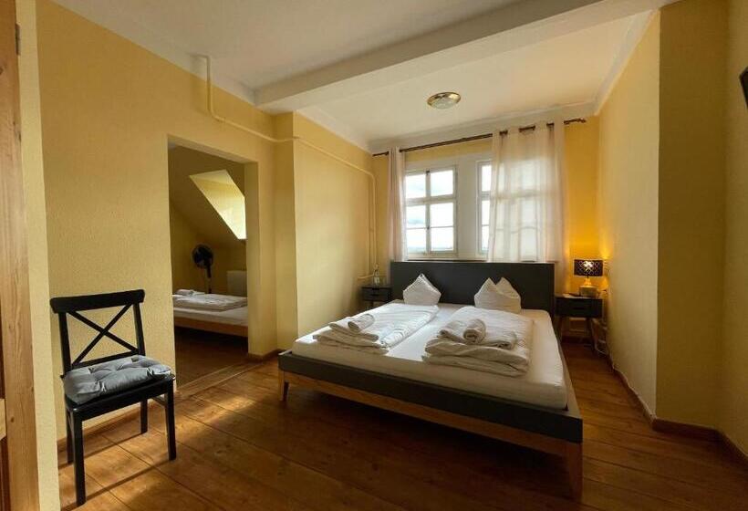 标准三人间, Schloss Beichlingen