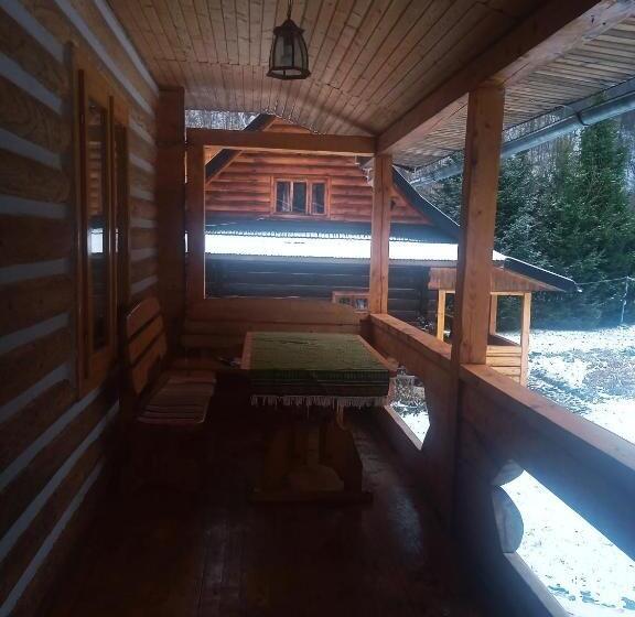Quarto Triplo Estandar, Stara Khata карпати