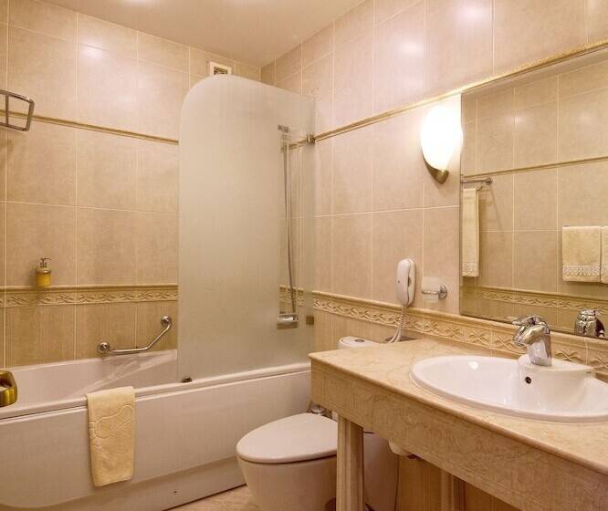 سوییت جونیور, Grand Hotel London