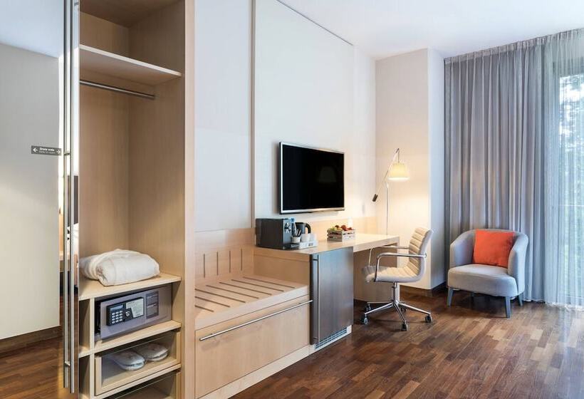 اتاق لوکس, Four Points By Sheraton Ljubljana Mons