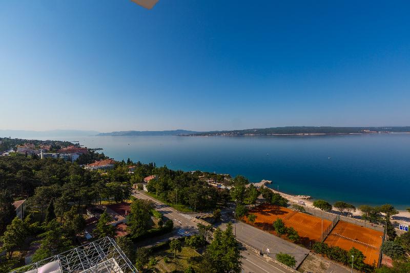 Семейный Номер Вид на Море, Omorika