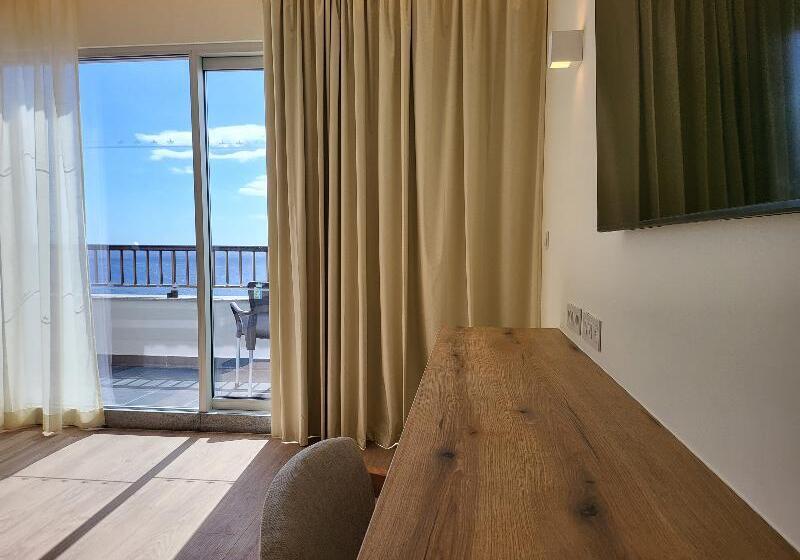 Номер Superior, Nava Hotel Tawangmangu